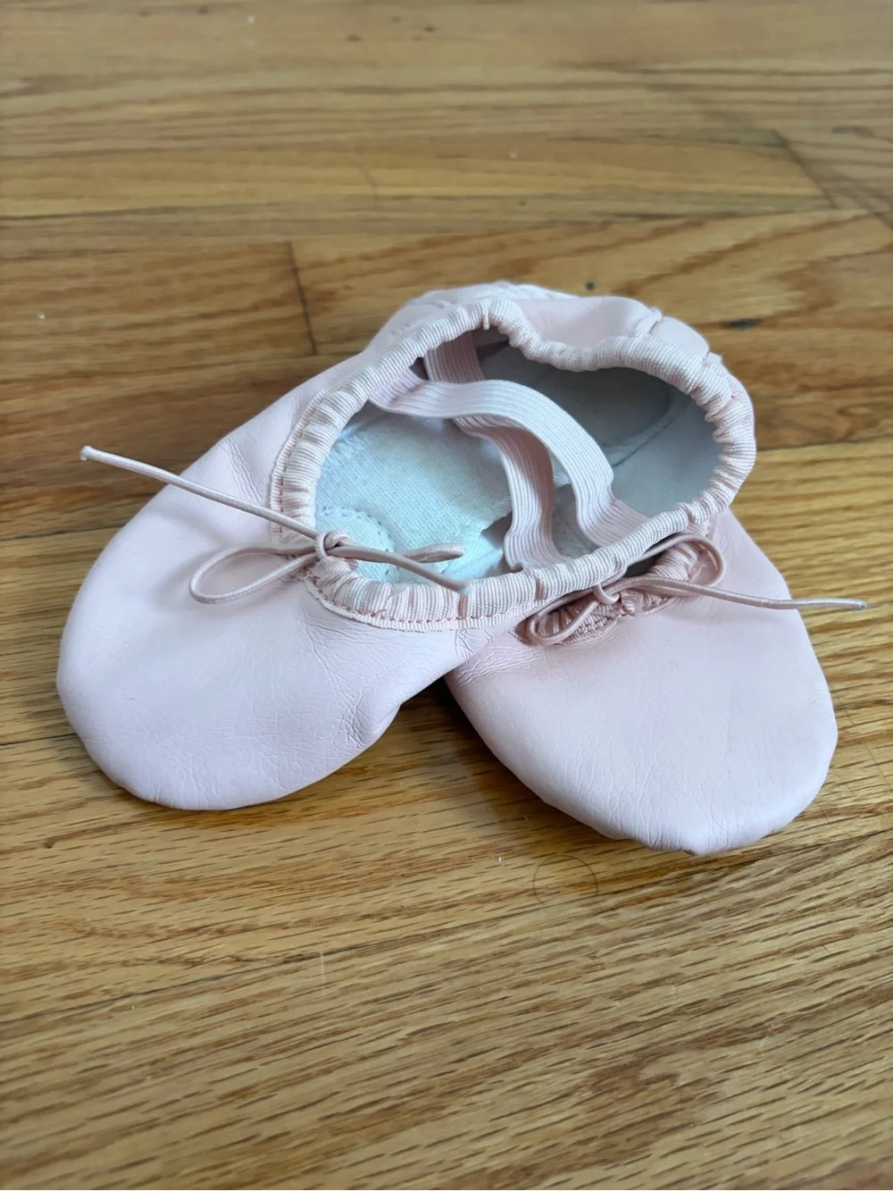 Girls' Lavender Flutter Sleeve Leotard and ballet shoes